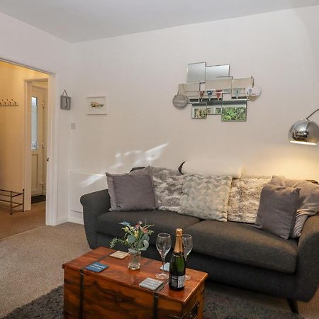 3 Dolphin Court Apartment Бриксам Екстериор снимка