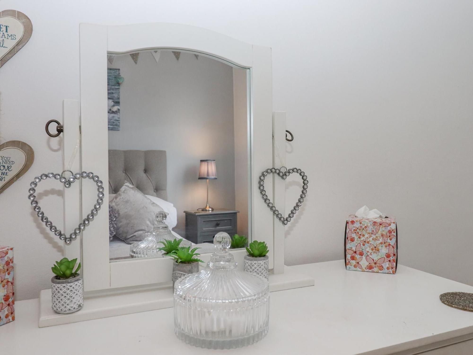 3 Dolphin Court Apartment Бриксам Екстериор снимка